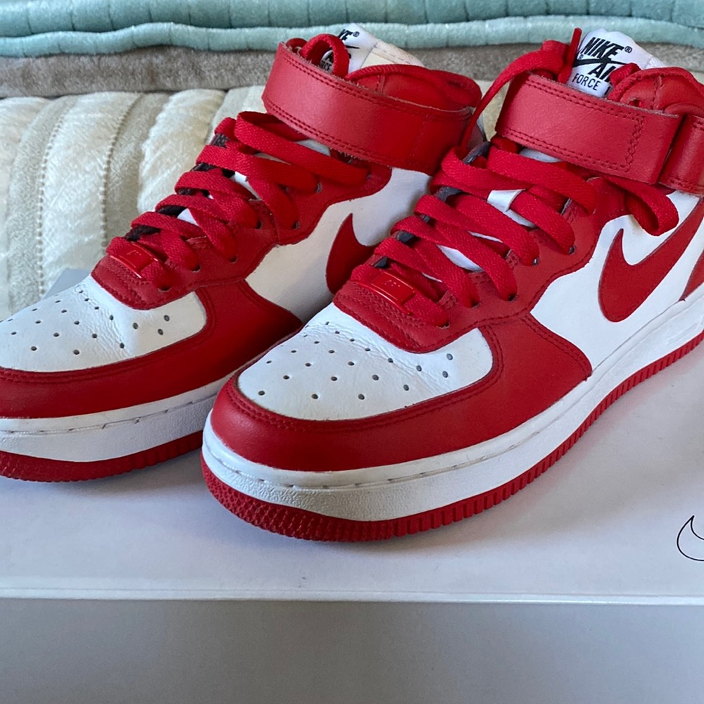 Nike by You size 7. Excellent condition